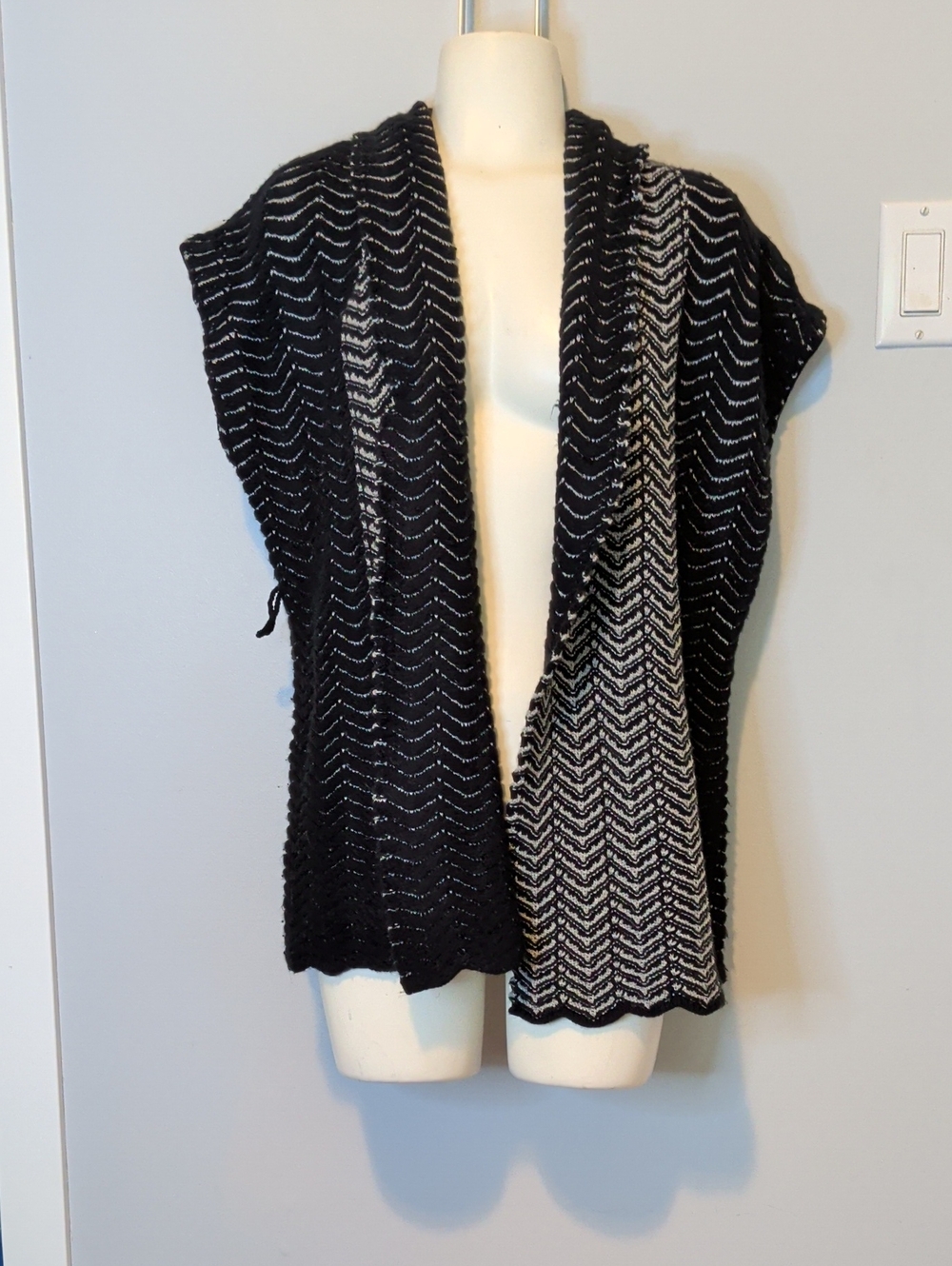 Dex Black and White Open-Front Chevron Knit Vest